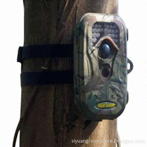 940nm Invisible IR Trail Camera with Color Viewer LCD, Measures 14 x 9 x 6cm